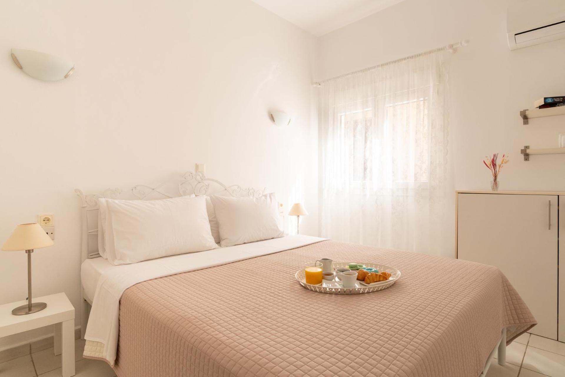 Elio A 1bdr With Garden 1 Min From The By Hospi Appartement Héraklion