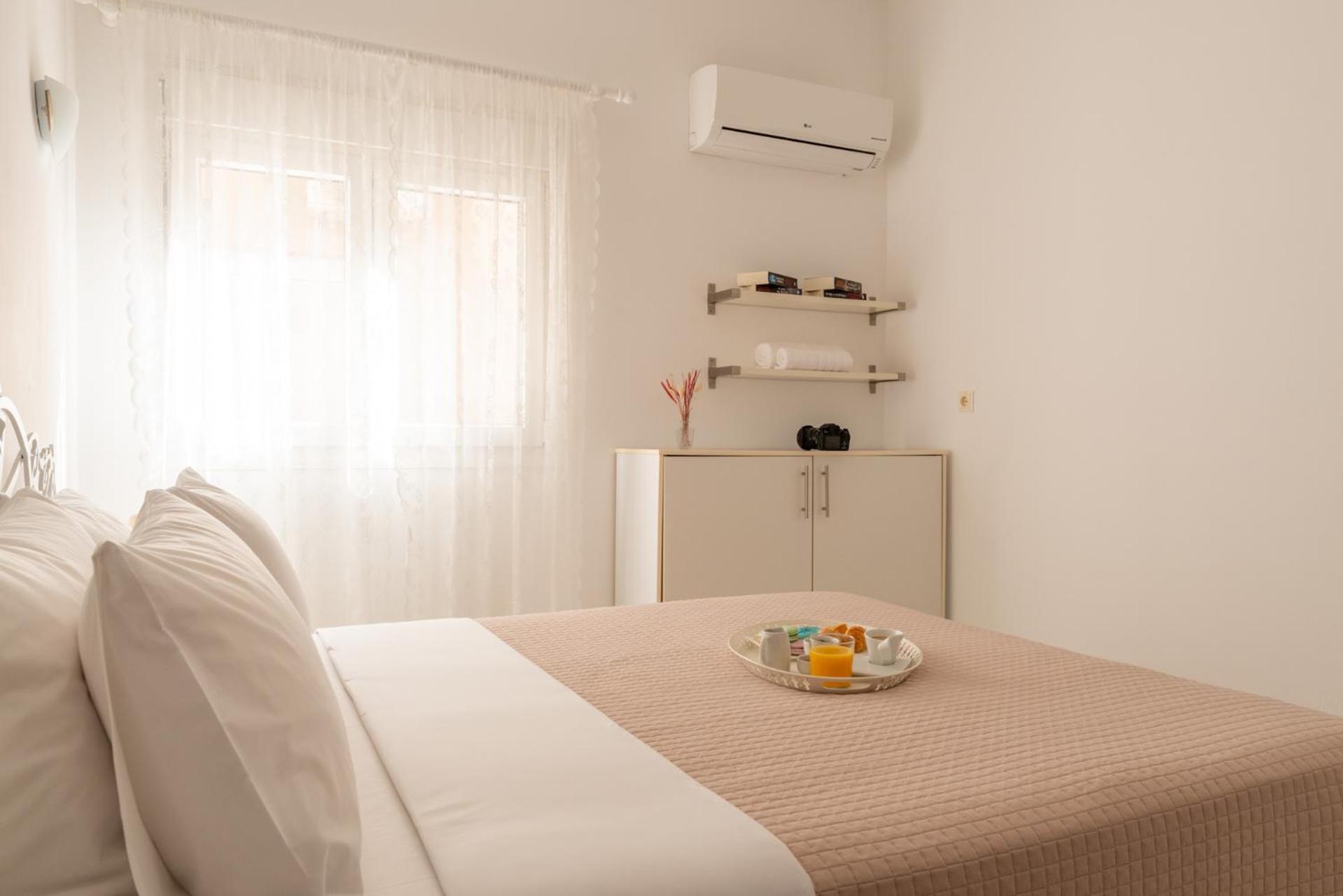 Elio A 1bdr With Garden 1 Min From The By Hospi * Héraklion