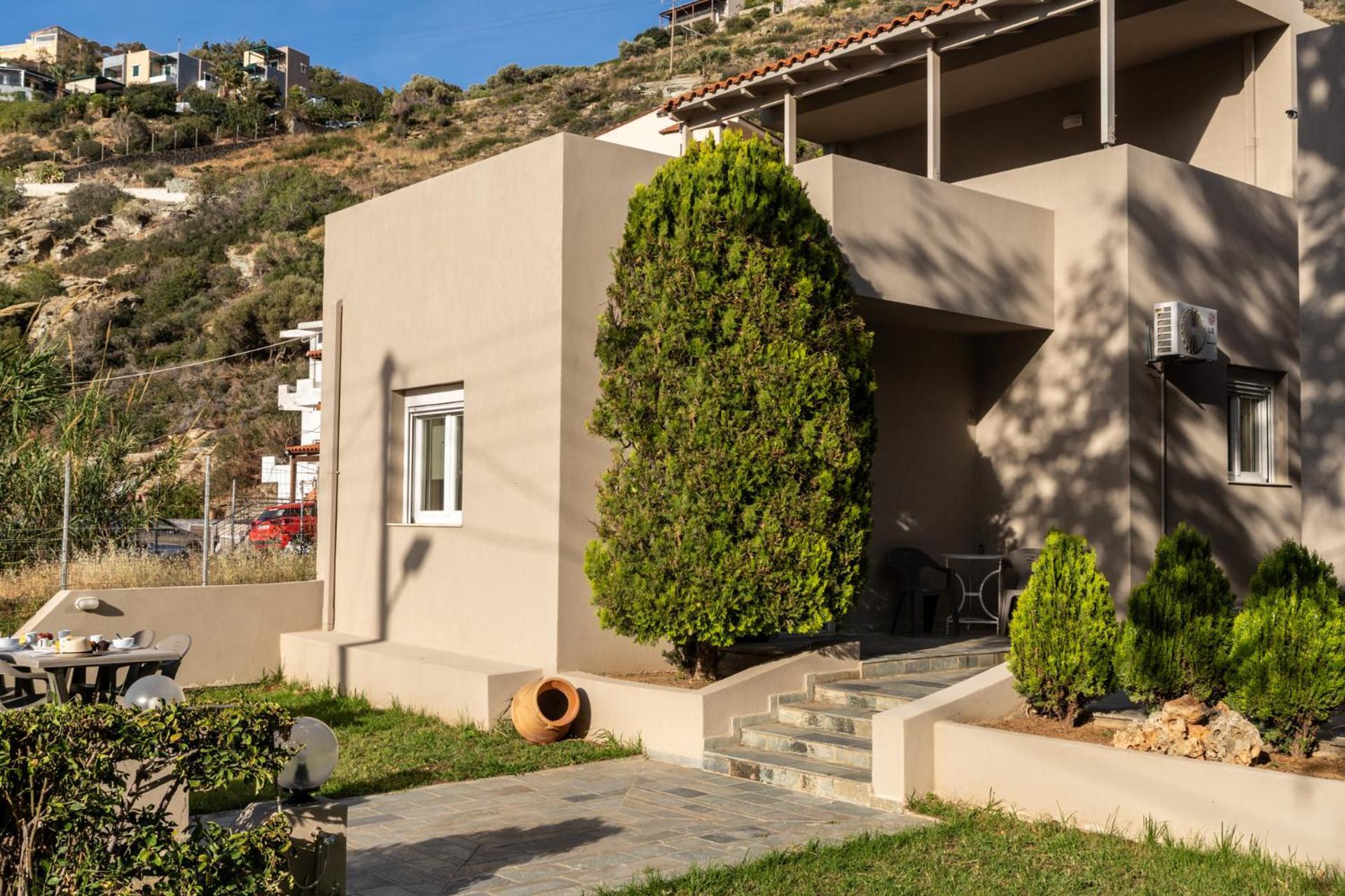 Elio A 1bdr With Garden 1 Min From The By Hospi * Héraklion
